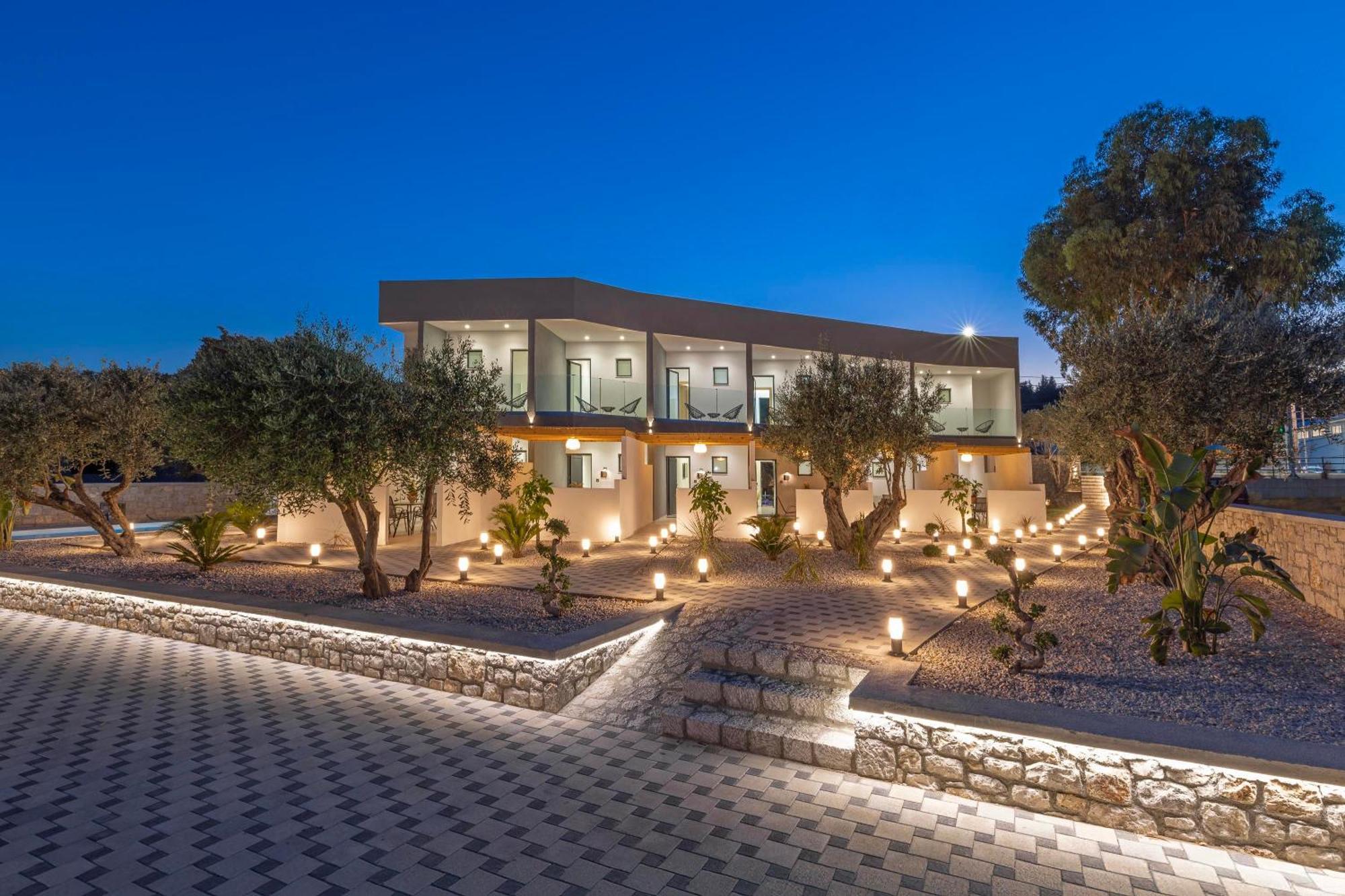 Tota Suites Afantou Exteriör bild